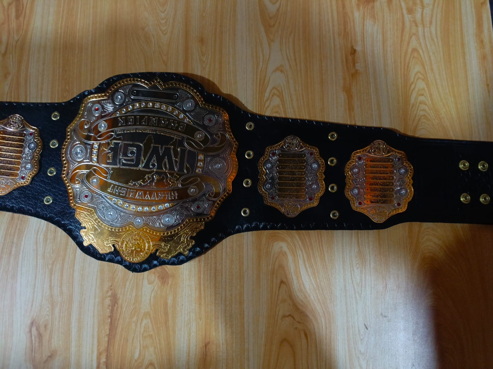 IWGP Heavyweight Championship Replica Belt - Authentic NJPW Design for Wrestling Fans